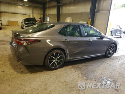 Trzecie zdjęcie samochodu z tyłu: 2021 TOYOTA CAMRY SE VIN:4T1G11AK4MU527695 - miniatura