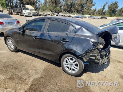 Drugie zdjęcie samochodu z przodu: 2017 TOYOTA YARIS IA BASE VIN:3MYDLBYV0HY176683 - miniatura