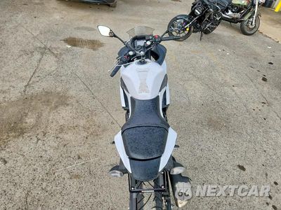 Zdjęcie 6 z 9 samochodu: 2018 SUZUKI GSX250R VIN:LC6DN11A8J1102119 - miniatura