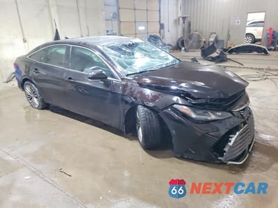 Czwarte zdjęcie samochodu z boku: 2019 TOYOTA AVALON LIMITED VIN:4T1BZ1FB8KU005418 - miniatura