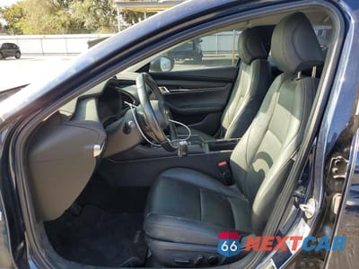 Zdjęcie 7 z 13 samochodu: 2019 MAZDA 3 VIN:3MZBPADL3KM112500 - miniatura