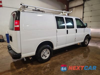 Trzecie zdjęcie samochodu z tyłu: 2019 CHEVROLET EXPRESS G2500 VIN:1GCWGAFP7K1240580 - miniatura