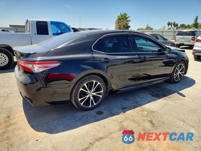 Trzecie zdjęcie samochodu z tyłu: 2019 TOYOTA CAMRY SE VIN:4T1B11HK2KU797005 - miniatura