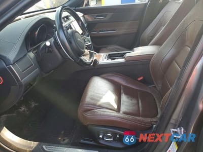 Zdjęcie 7 z 12 samochodu: 2016 JAGUAR XF S VIN:SAJBM4BVXGCY19086 - miniatura