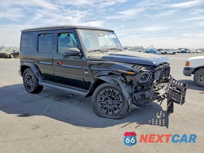 Czwarte zdjęcie samochodu z boku: 2025 MERCEDES-BENZ G 580E VIN:W1NWM0AB3SX025735 - miniatura