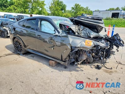 Czwarte zdjęcie samochodu z boku: 2025 BMW X6 XDRIVE40I VIN:5UX33EX06S9Z93458 - miniatura