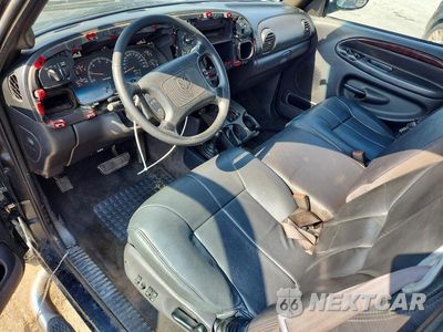 Zdjęcie 8 z 12 samochodu: 2001 DODGE RAM 1500 VIN:1B7HF13Z71J245939 - miniatura