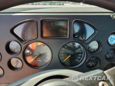 Zdjęcie 9 z 13 samochodu: 2016 MACK CXU612 SEMI TRUCK VIN:1M1AW01X6GM008573 - miniatura
