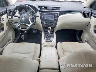 Zdjęcie 8 z 13 samochodu: 2017 NISSAN ROGUE SPORT SV VIN:JN1BJ1CR5HW101178 - miniatura