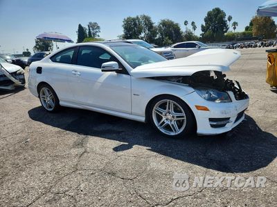 Czwarte zdjęcie samochodu z boku: 2012 MERCEDES-BENZ C 350 VIN:WDDGJ5HB0CF834663 - miniatura