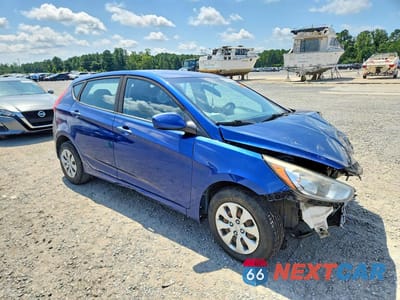 Czwarte zdjęcie samochodu z boku: 2017 HYUNDAI ACCENT SE VIN:KMHCT5AE2HU325468 - miniatura