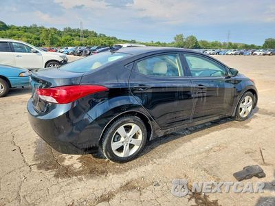 Trzecie zdjęcie samochodu z tyłu: 2013 HYUNDAI ELANTRA GLS VIN:5NPDH4AE0DH423665 - miniatura