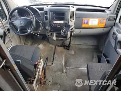 Zdjęcie 8 z 13 samochodu: 2014 MERCEDES-BENZ SPRINTER 2500 DELIVERY VAN VIN:WD3PE8DE1E5820984 - miniatura