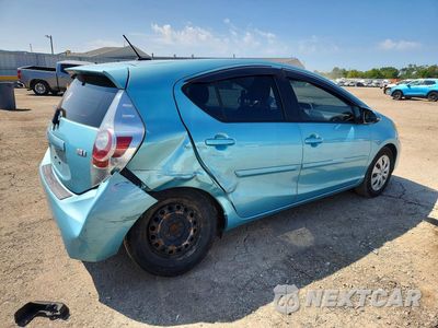 Trzecie zdjęcie samochodu z tyłu: 2012 TOYOTA PRIUS C THREE VIN:JTDKDTB30C1017174 - miniatura