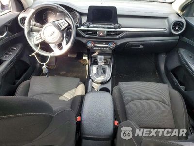 Zdjęcie 8 z 12 samochodu: 2019 KIA FORTE S VIN:3KPF34AD8KE078479 - miniatura