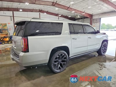 Trzecie zdjęcie samochodu z tyłu: 2019 GMC YUKON XL DENALI VIN:1GKS2HKJ3KR257549 - miniatura
