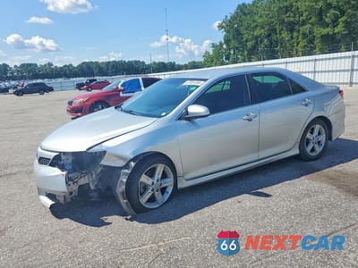 2013 TOYOTA CAMRY SE 4T1BF1FK8DU213648 - główne zdjęcie licytacji z USA - miniatura