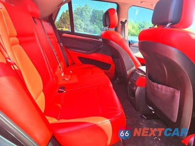 Zdjęcie 10 z 12 samochodu: 2011 BMW X5 XDRIVE50I VIN:5UXZV8C57BL421020 - miniatura