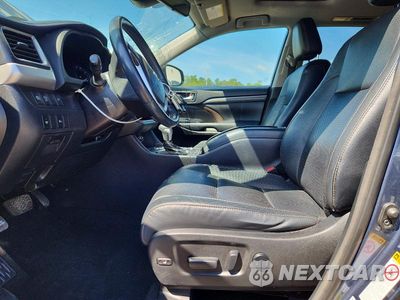 Zdjęcie 7 z 13 samochodu: 2018 TOYOTA HIGHLANDER LIMITED VIN:5TDDZRFH2JS857637 - miniatura