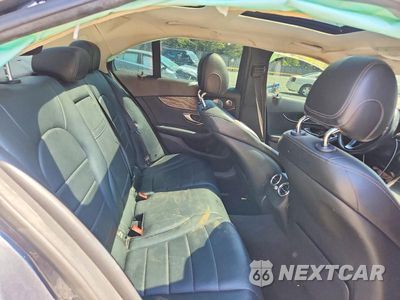 Zdjęcie 10 z 13 samochodu: 2015 MERCEDES-BENZ C 300 4MATIC VIN:55SWF4KBXFU091348 - miniatura