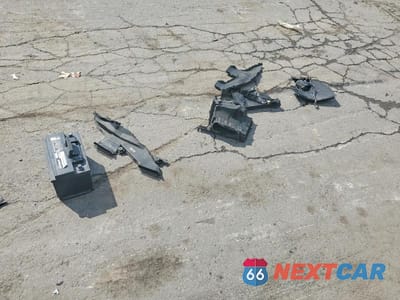Zdjęcie 13 z 14 samochodu: 2018 BMW X1 XDRIVE28I VIN:WBXHT3C34J5L32323 - miniatura