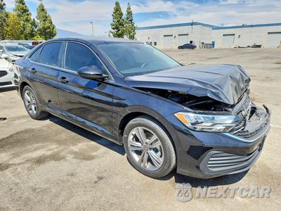 Czwarte zdjęcie samochodu z boku: 2024 VOLKSWAGEN JETTA SE VIN:3VW7M7BU3RM035778 - miniatura