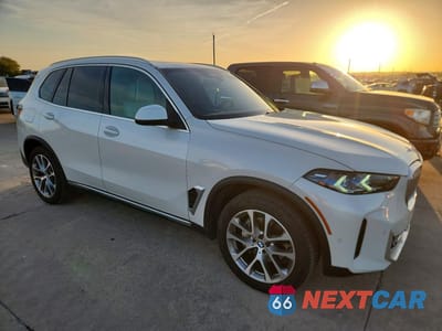 Czwarte zdjęcie samochodu z boku: 2025 BMW X5 XDRIVE40I VIN:5UX23EU07S9Y99962 - miniatura