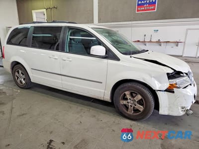 Czwarte zdjęcie samochodu z boku: 2010 DODGE GRAND CARAVAN SXT VIN:2D4RN5D15AR405435 - miniatura