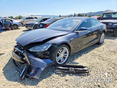 2015 TESLA MODEL S 5YJSA1E21FF111642 - główne zdjęcie licytacji z USA - miniatura