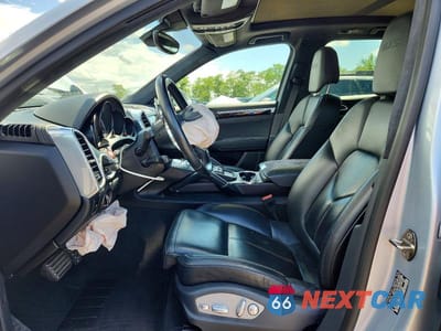 Zdjęcie 7 z 14 samochodu: 2016 PORSCHE CAYENNE GTS VIN:WP1AD2A23GLA76792 - miniatura