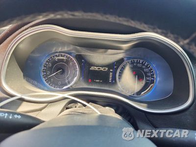 Zdjęcie 9 z 12 samochodu: 2015 CHRYSLER 200 LIMITED VIN:1C3CCCAB5FN751956 - miniatura