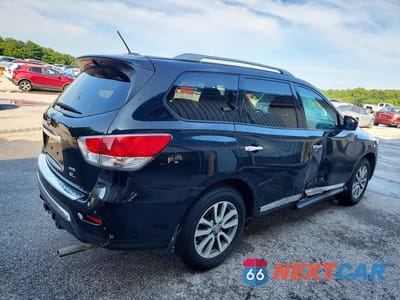 Trzecie zdjęcie samochodu z tyłu: 2016 NISSAN PATHFINDER SL VIN:5N1AR2MM0GC636912 - miniatura