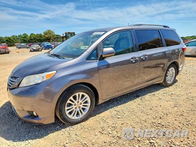 2015 TOYOTA SIENNA XLE 8-PASSENGER 5TDYK3DC2FS621541 - główne zdjęcie licytacji z USA - miniatura