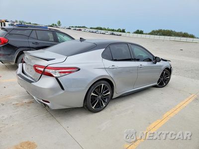 Trzecie zdjęcie samochodu z tyłu: 2019 TOYOTA CAMRY XSE VIN:4T1B61HK8KU188924 - miniatura