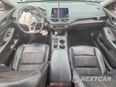 Zdjęcie 8 z 13 samochodu: 2019 NISSAN ALTIMA SR VIN:1N4BL4CV5KC151891 - miniatura