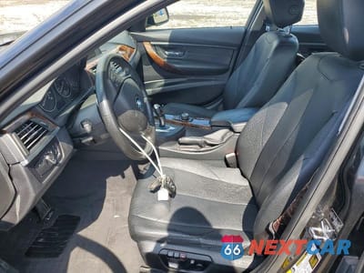 Zdjęcie 7 z 12 samochodu: 2013 BMW 328 XI VIN:WBA3B3C57DF145911 - miniatura