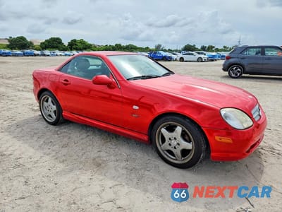 Czwarte zdjęcie samochodu z boku: 1999 MERCEDES-BENZ SLK 230 KOMPRESSOR VIN:WDBKK47F0XF137949 - miniatura