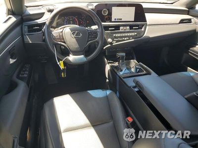 Zdjęcie 8 z 12 samochodu: 2025 LEXUS ES 300H VIN:58ADA1C17SU064593 - miniatura