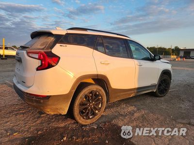 Trzecie zdjęcie samochodu z tyłu: 2022 GMC TERRAIN SLT VIN:3GKALVEV3NL252806 - miniatura