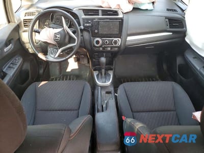 Zdjęcie 8 z 13 samochodu: 2018 HONDA FIT SPORT VIN:3HGGK5H63JM700609 - miniatura