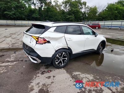 Trzecie zdjęcie samochodu z tyłu: 2023 KIA SPORTAGE EX VIN:KNDPVCAG4P7033503 - miniatura
