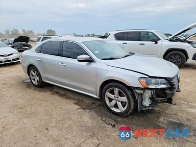 Czwarte zdjęcie samochodu z boku: 2014 VOLKSWAGEN PASSAT S VIN:1VWAS7A34EC060950 - miniatura