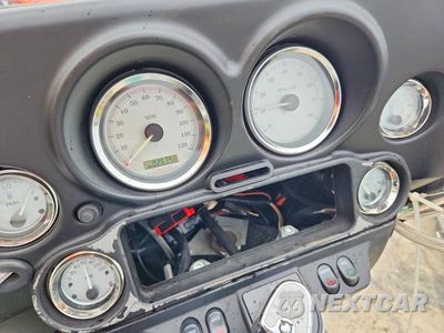 Zdjęcie 7 z 10 samochodu: 2006 HARLEY-DAVIDSON FLHTCUI VIN:1HD1FCW176Y671758 - miniatura