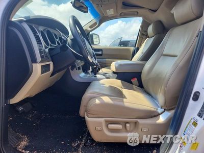 Zdjęcie 7 z 12 samochodu: 2015 TOYOTA SEQUOIA LIMITED VIN:5TDJW5G14FS116127 - miniatura