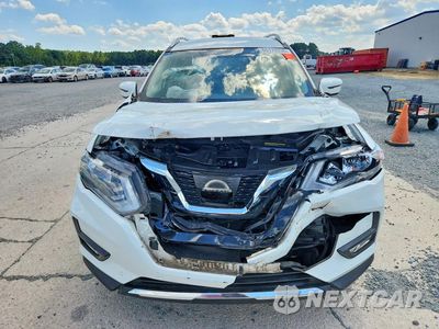 Piąte zdjęcie samochodu w środku: 2017 NISSAN ROGUE SV VIN:KNMAT2MT8HP602983 - miniatura