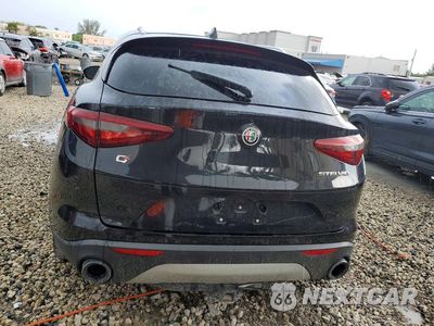 Zdjęcie 6 z 12 samochodu: 2018 ALFA ROMEO STELVIO VIN:ZASFAKAN7J7B87945 - miniatura