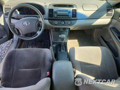 Zdjęcie 8 z 12 samochodu: 2006 TOYOTA CAMRY STANDARD VIN:JTDBE32K863064014 - miniatura
