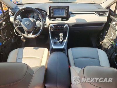 Zdjęcie 8 z 14 samochodu: 2019 TOYOTA RAV4 XLE PREMIUM VIN:JTMA1RFV5KD025979 - miniatura