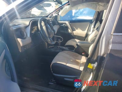 Zdjęcie 7 z 12 samochodu: 2016 TOYOTA RAV4 XLE VIN:JTMWFREV7GD085729 - miniatura