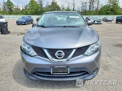 Piąte zdjęcie samochodu w środku: 2018 NISSAN ROGUE SPORT S VIN:JN1BJ1CP7JW108928 - miniatura